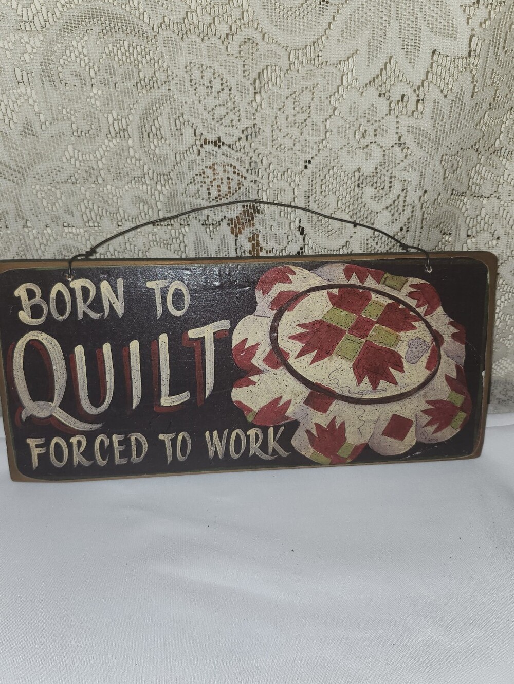 "Born to Quilt" Decorative Hanging Sign - Red, Cream, Black